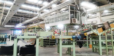 After two technical renovations and the development of wide base tires in 2009 and 2012, Long March has achieved an annual tire production capacity of 2 million sets.